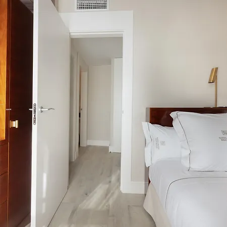 Center Apartment *